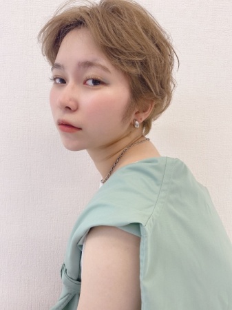 B768A890-04B3-49CA-A415-F0DC6042082B