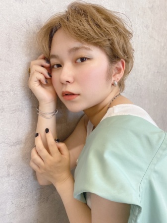 E7E3A924-7977-45E8-B1F3-4EA61B1B4648